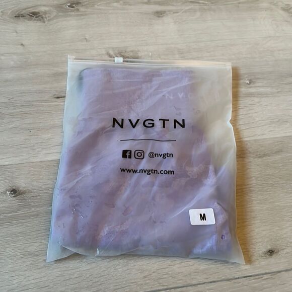 NVGTN PRO SHORTS LILAC CAMO SEAMLESS SHORTS M NWT‎ IN PKG - Picture 4 of 6